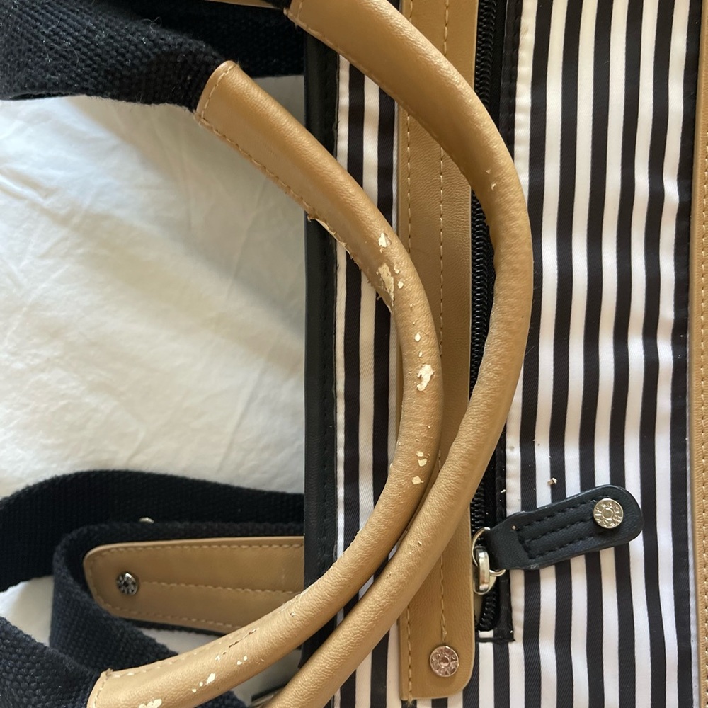 Skip Hop Black and Gray Messenger Bag Practical Design - Picture 4 of 4